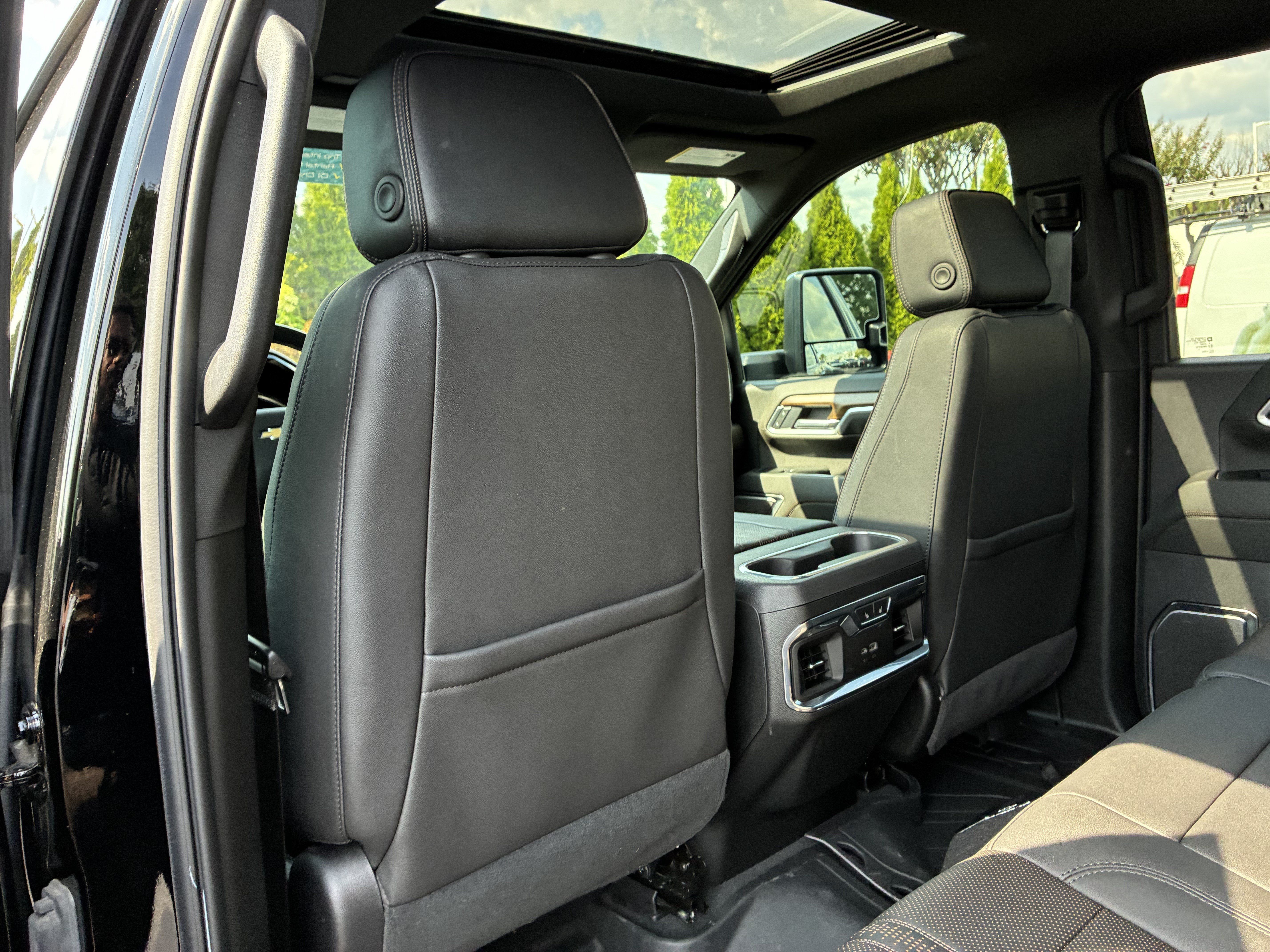 Used 2025 Chevrolet Silverado 3500 High Country w/ High Country Premium Package AWD/4WD image 18