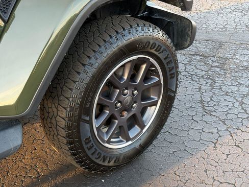 Used 2021 Jeep Gladiator Overland w/ Popular Equipment Package image 9