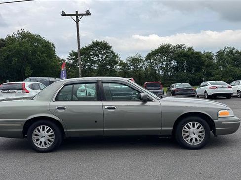 Used 2003 Ford Crown Victoria LX RWD image 5