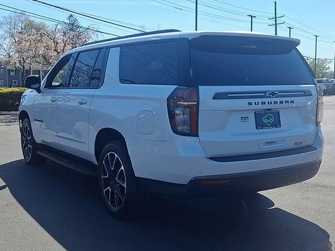 Certified 2022 Chevrolet Suburban RST w/ Luxury Package AWD/4WD image 9
