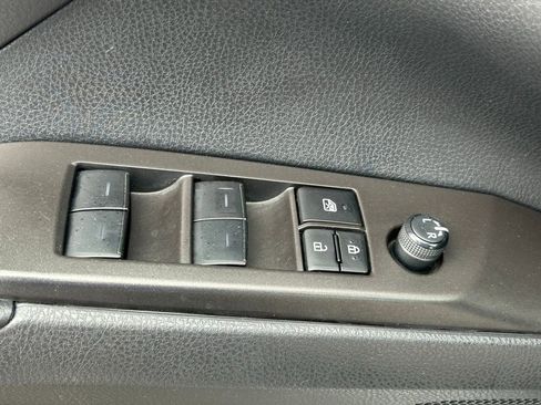 Used 2023 Toyota Camry SE image 30