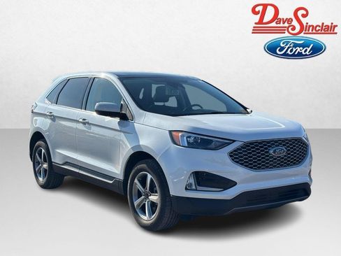 Used 2024 Ford Edge SEL w/ Convenience Package image 4