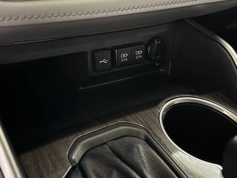 Used 2021 Toyota Highlander Limited image 46