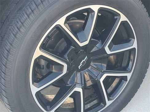 Used 2021 Chevrolet Tahoe RST w/ Luxury Package image 11