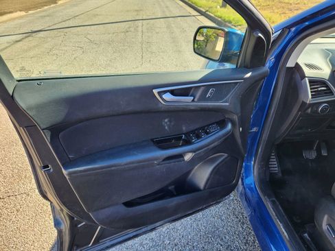 Used 2018 Ford Edge SEL image 10