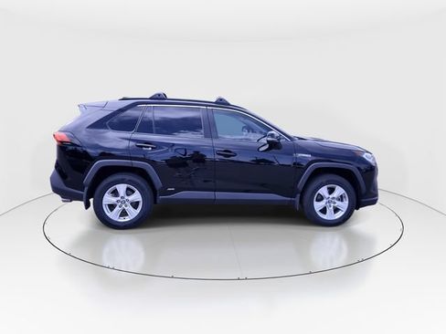 Used 2020 Toyota RAV4 XLE w/ Convenience Package AWD/4WD image 9