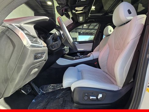 Used 2023 BMW X5 sDrive40i w/ M Sport Package image 4