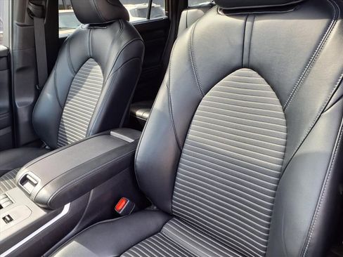 Used 2024 Toyota Highlander XSE image 7