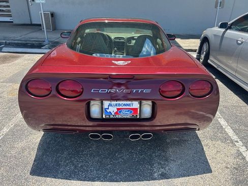 Used 2003 Chevrolet Corvette Coupe w/ Preferred Equipment Group RWD image 8