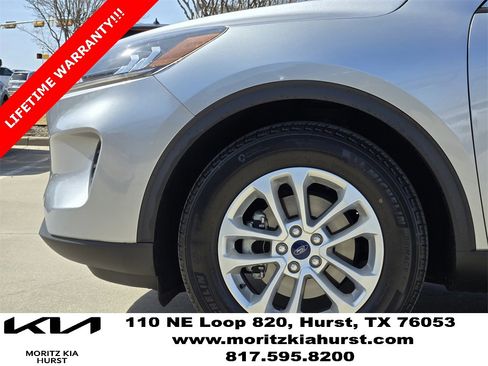 Used 2022 Ford Escape SE image 14
