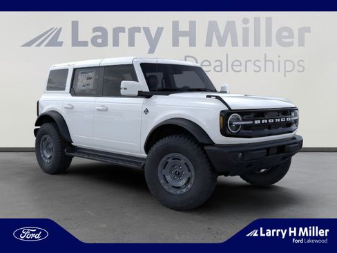 New 2025 Ford Bronco Outer Banks w/ Sasquatch Package AWD/4WD image 7
