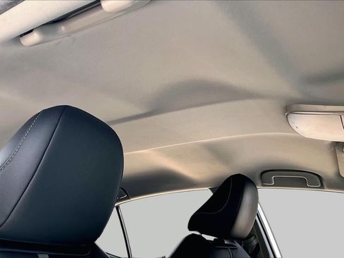 Used 2019 Toyota Camry XSE FWD image 14