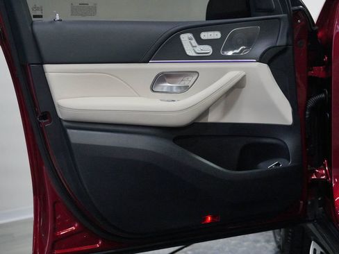 Used 2025 Mercedes-Benz GLE 450 4MATIC Coupe w/ Winter Package image 11