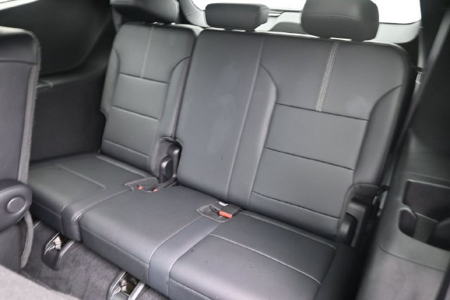 Used 2026 GMC Acadia Elevation w/ Elevation Premium Package FWD image 14