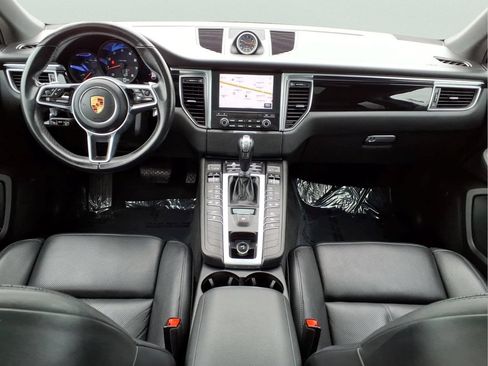 Used 2018 Porsche Macan AWD/4WD image 11