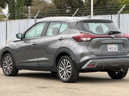 Used 2021 Nissan Kicks SV FWD image 5