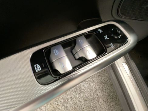 Used 2026 Mercedes-Benz GLC 300 4MATIC image 12