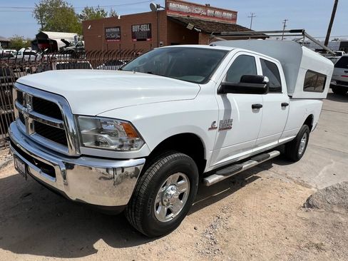 Used 2015 RAM 2500 Tradesman w/ Chrome Appearance Group AWD/4WD image 3