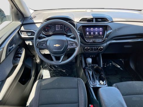 Used 2021 Chevrolet TrailBlazer LT w/ Convenience Package AWD/4WD image 21