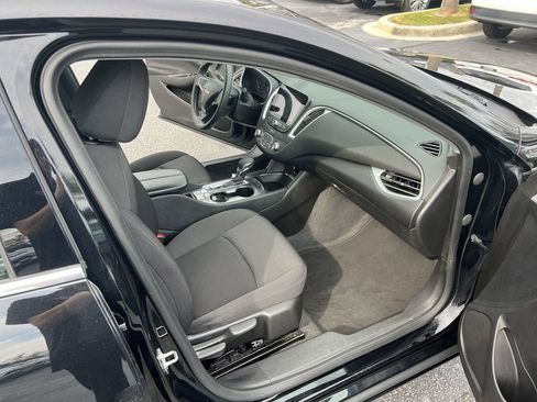 Used 2024 Chevrolet Malibu LT image 34