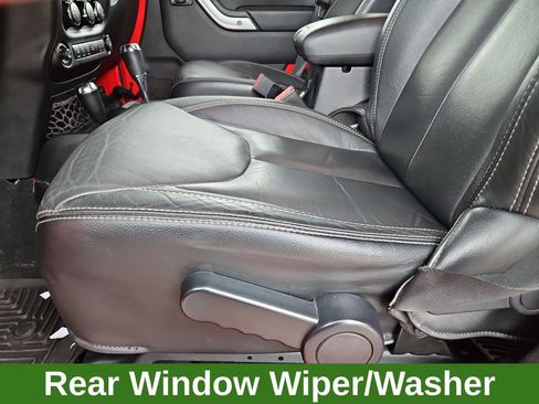 Used 2015 Jeep Wrangler Unlimited Sahara w/ Dual Top Group AWD/4WD image 21