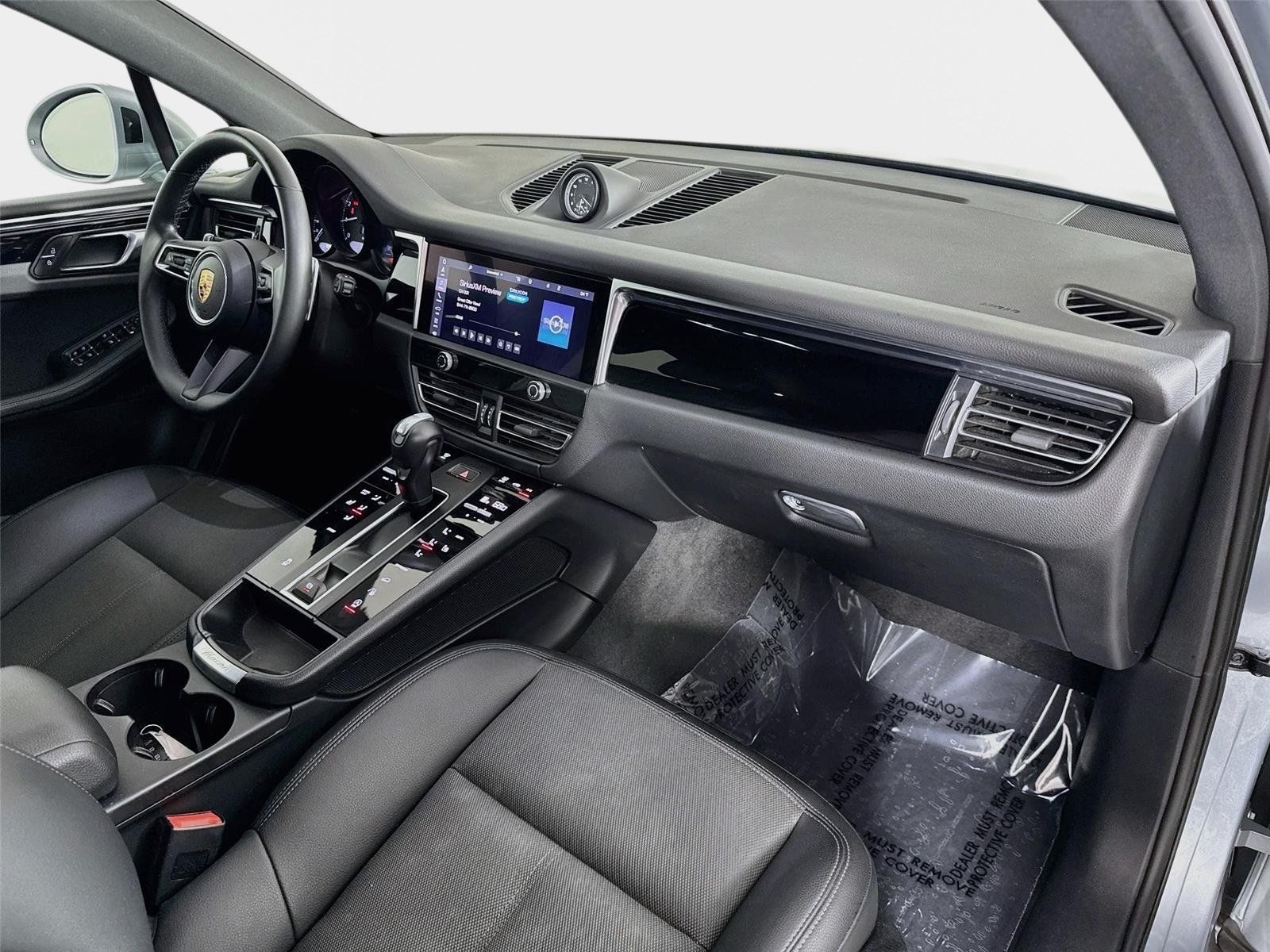Used 2023 Porsche Macan AWD/4WD image 30
