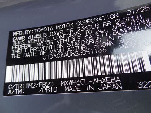 Used 2025 Toyota Prius LE FWD image 37