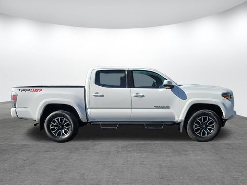 Used 2020 Toyota Tacoma TRD Sport image 2