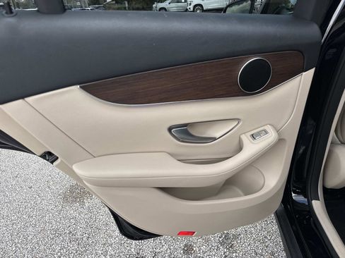 Used 2020 Mercedes-Benz GLC 300 4MATIC image 13