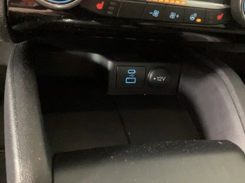 Used 2022 Ford Escape SE w/ SE Sport Appearance Package image 26