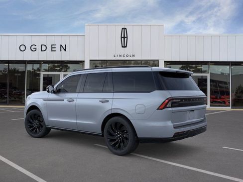 New 2025 Lincoln Navigator Reserve image 4