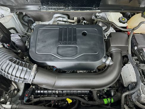 Used 2023 GMC Acadia SLT image 36