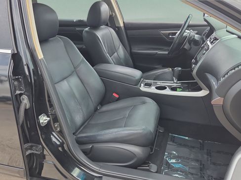 Used 2013 Nissan Altima 3.5 SL w/ Technology Pkg FWD image 17