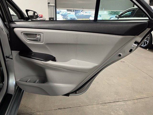 Used 2017 Toyota Camry LE FWD image 16