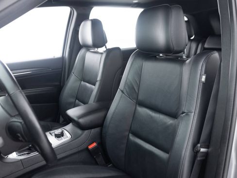 Used 2018 Jeep Grand Cherokee Limited AWD/4WD image 24