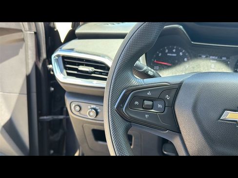 Used 2021 Chevrolet TrailBlazer LT w/ Convenience Package FWD image 13