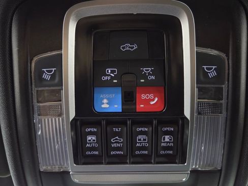 New 2026 RAM 1500 4x4 Crew Cab image 25