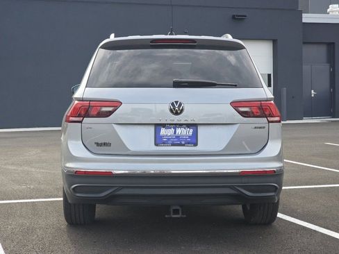 Used 2023 Volkswagen Tiguan SE AWD/4WD image 11