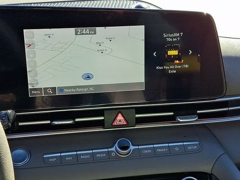 Used 2024 Hyundai Elantra SEL image 19