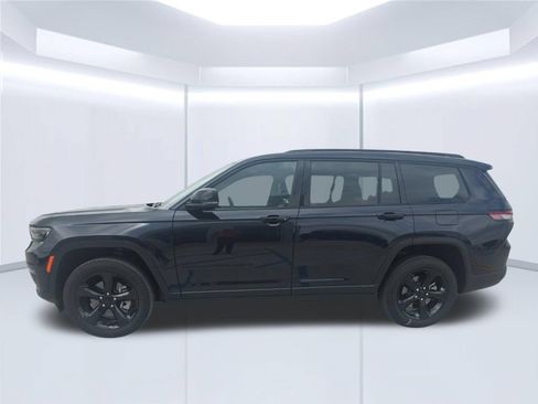 Used 2024 Jeep Grand Cherokee L Limited w/ Black Appearance Package AWD/4WD image 39