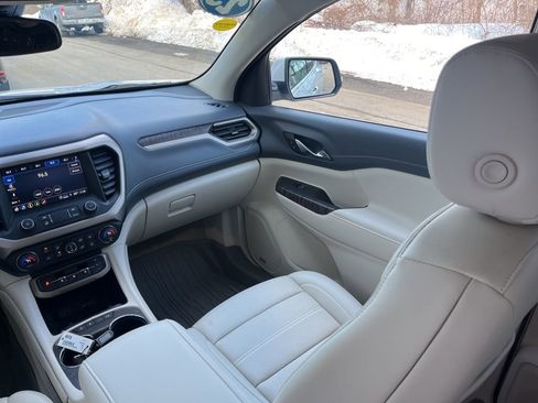 Used 2023 GMC Acadia Denali image 13