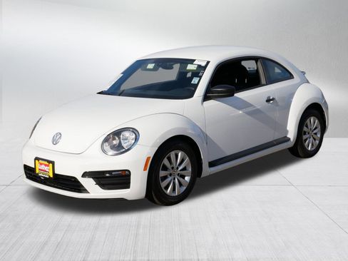 Used 2017 Volkswagen Beetle 1.8T S image 3