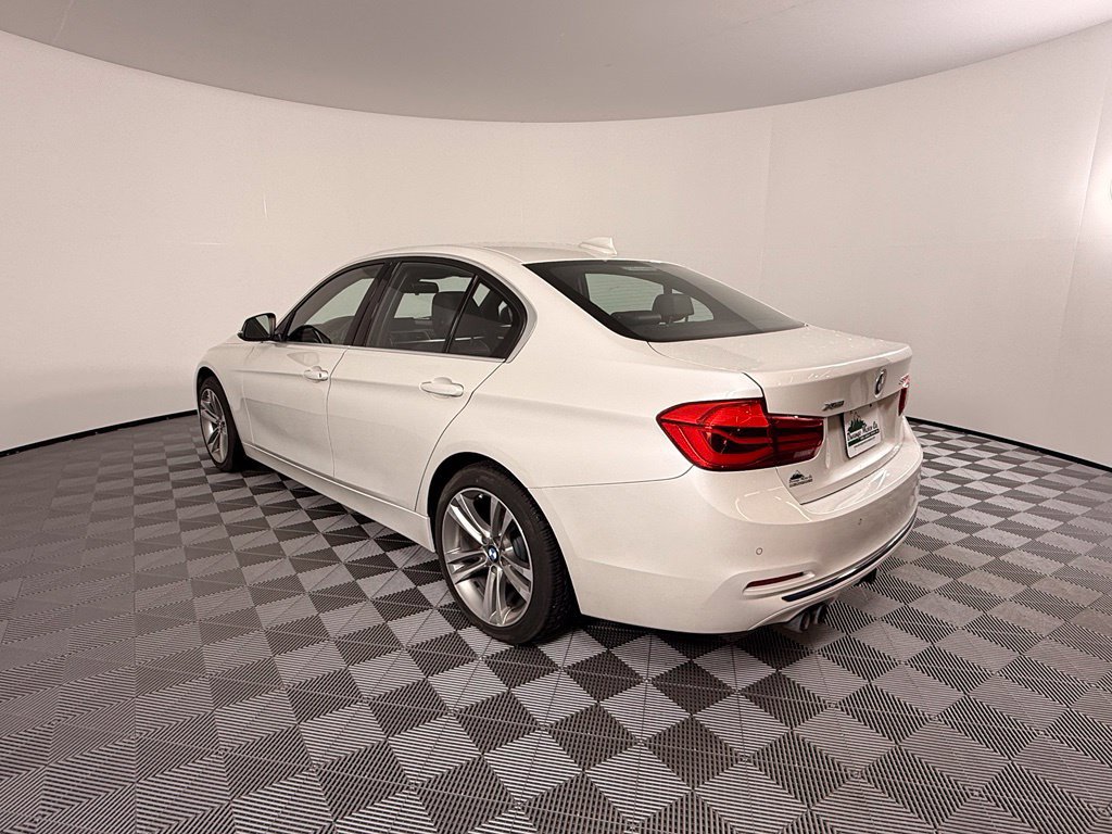 Used 2017 BMW 330i xDrive Sedan AWD/4WD image 11