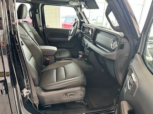 Used 2025 Jeep Wrangler Sahara w/ Safety Group image 17