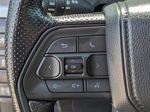 Used 2025 Toyota Tacoma SR5 AWD/4WD image 15