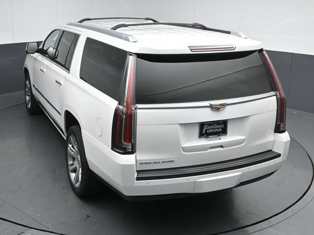 Used 2018 Cadillac Escalade ESV Premium Luxury AWD/4WD image 51