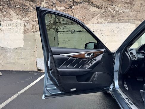 Used 2014 INFINITI Q50 Sport w/ Deluxe Technology Package image 10