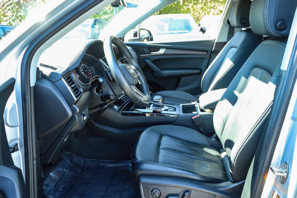 Used 2022 Audi Q5 2.0T Premium w/ Convenience Package AWD/4WD image 17
