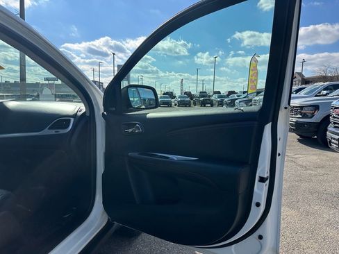 Used 2019 Dodge Journey GT image 26