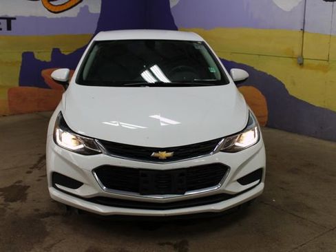 Used 2016 Chevrolet Cruze LT w/ LT Convenience Package FWD image 3